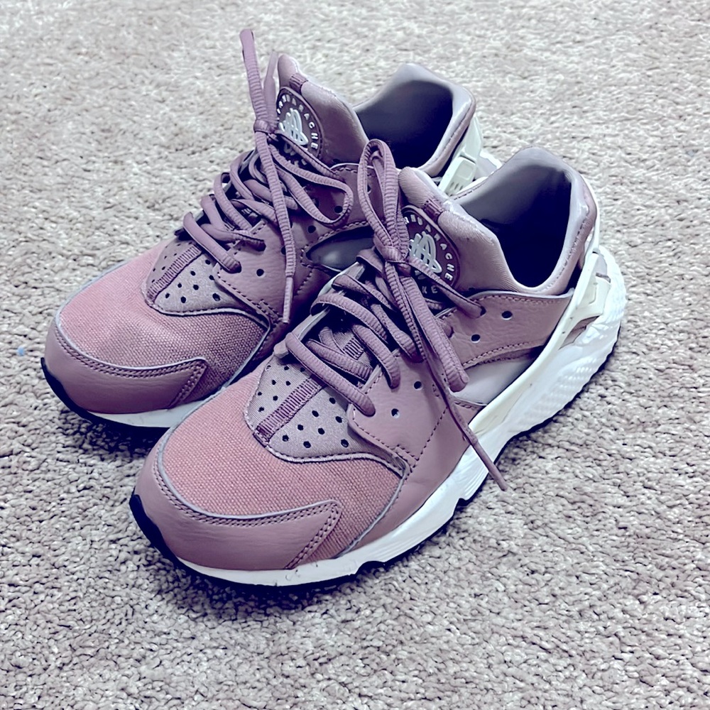 Plum Purple SMOKEY MAUVE Air Huarache by Nike Sneakers womens sz 7.5